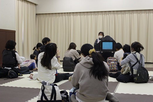 【イベント報告】11月９日　のびのびひろばようこそ！かわら美術館・図書館「おそらのひかりは　星のあかり」 | 教育普及・イベントレポート