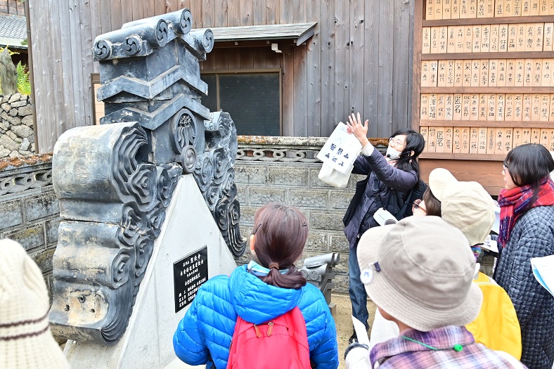 【イベント報告】12月13日瓦女子と歩く高浜鬼みち瓦さんぽ（『文化財と鬼師展』関連企画） | 教育普及・イベントレポート