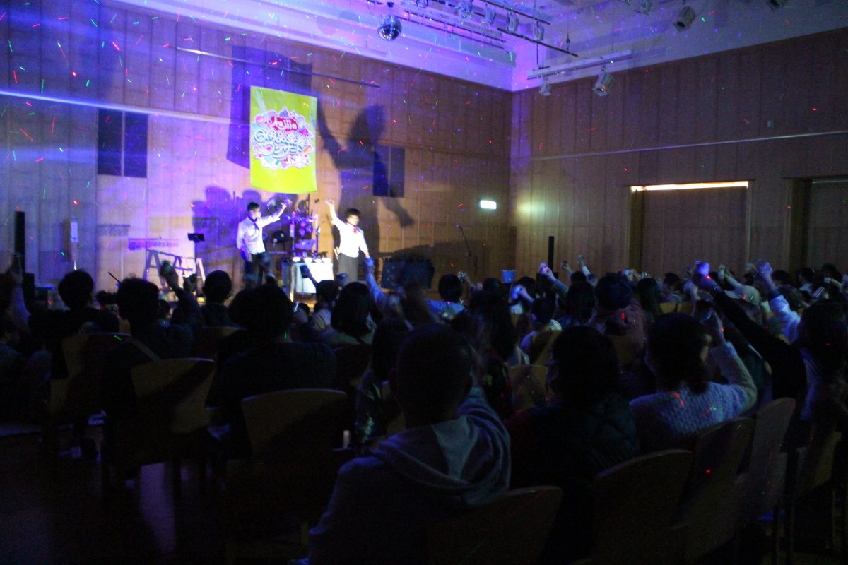 【イベント報告】2月22日「銀のこもれび座　kajii の日用品楽器コンサート～食器は歌う～」 | 教育普及・イベントレポート